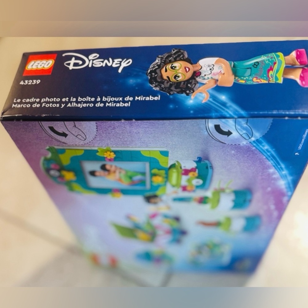 LEGO® Mirabel's Photo Frame and Jewelry Box - Picture 12 of 12